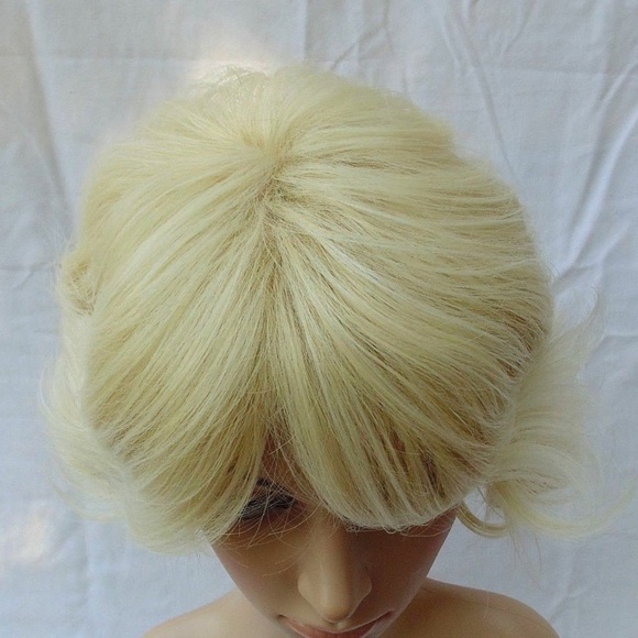 Short Blonde fluffy Waves High Heat Resistant Wig main image 5